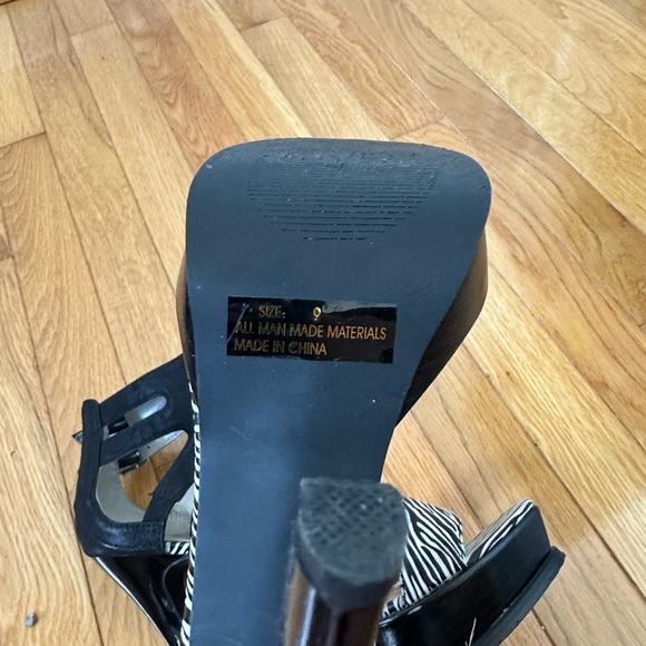 Qupid Platform Zebra Heels Size 9 - Picture 8 of 9